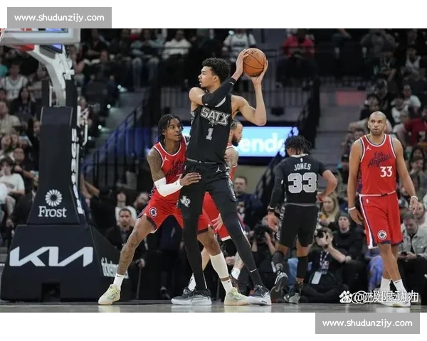 马刺对阵快船视频直播全程呈现焦点之战精彩看点解析实时战术球星表现前瞻 马刺对阵快船视频直播全程呈现焦点之战精彩看点解析实时战术球星表现前瞻