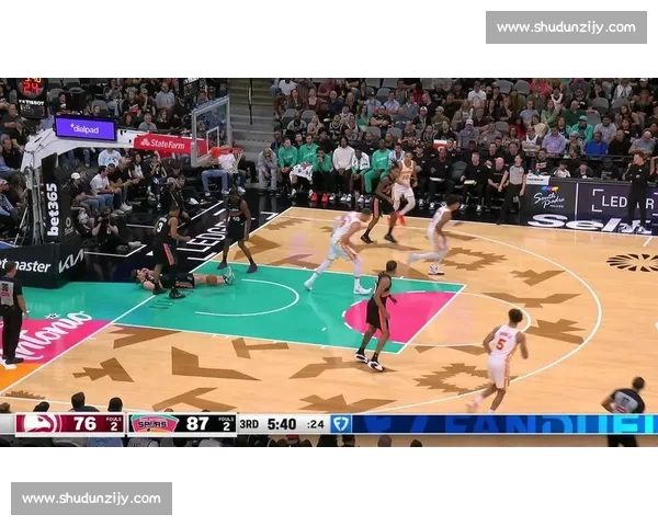 骑士对决勇士经典比赛回放全景解析与关键瞬间再现战术与球星高光表现